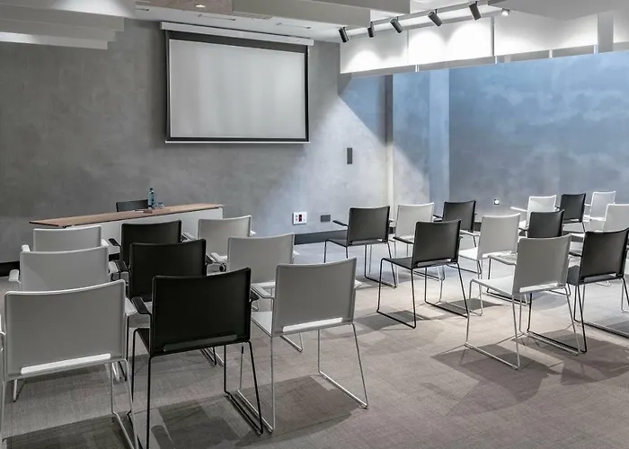 Готель Vincci Consulado De 4*